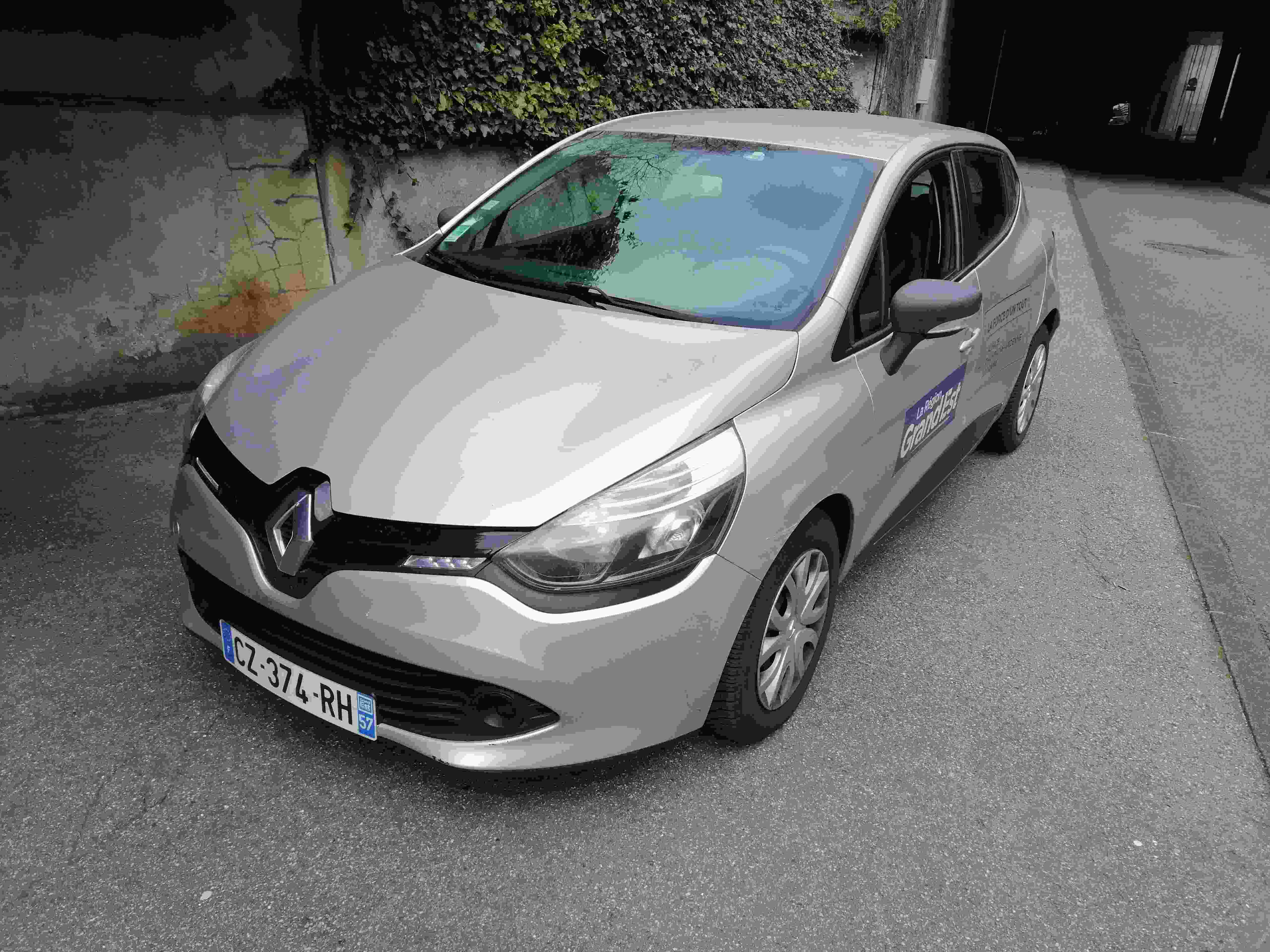 Boîte à gants Renault Clio IV 1.5 Energy dCi 90 FAP