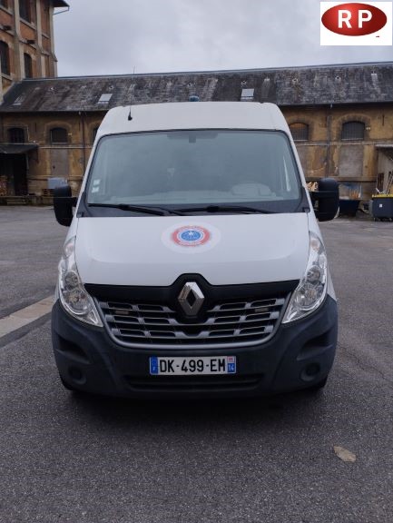Renault Trafic Fourgon Phase 2 L1H1 1000kg 2.5 dCi 145 cv VEHICULE VENDU  POUR PROFESSIONNEL de l& - Utilitaires