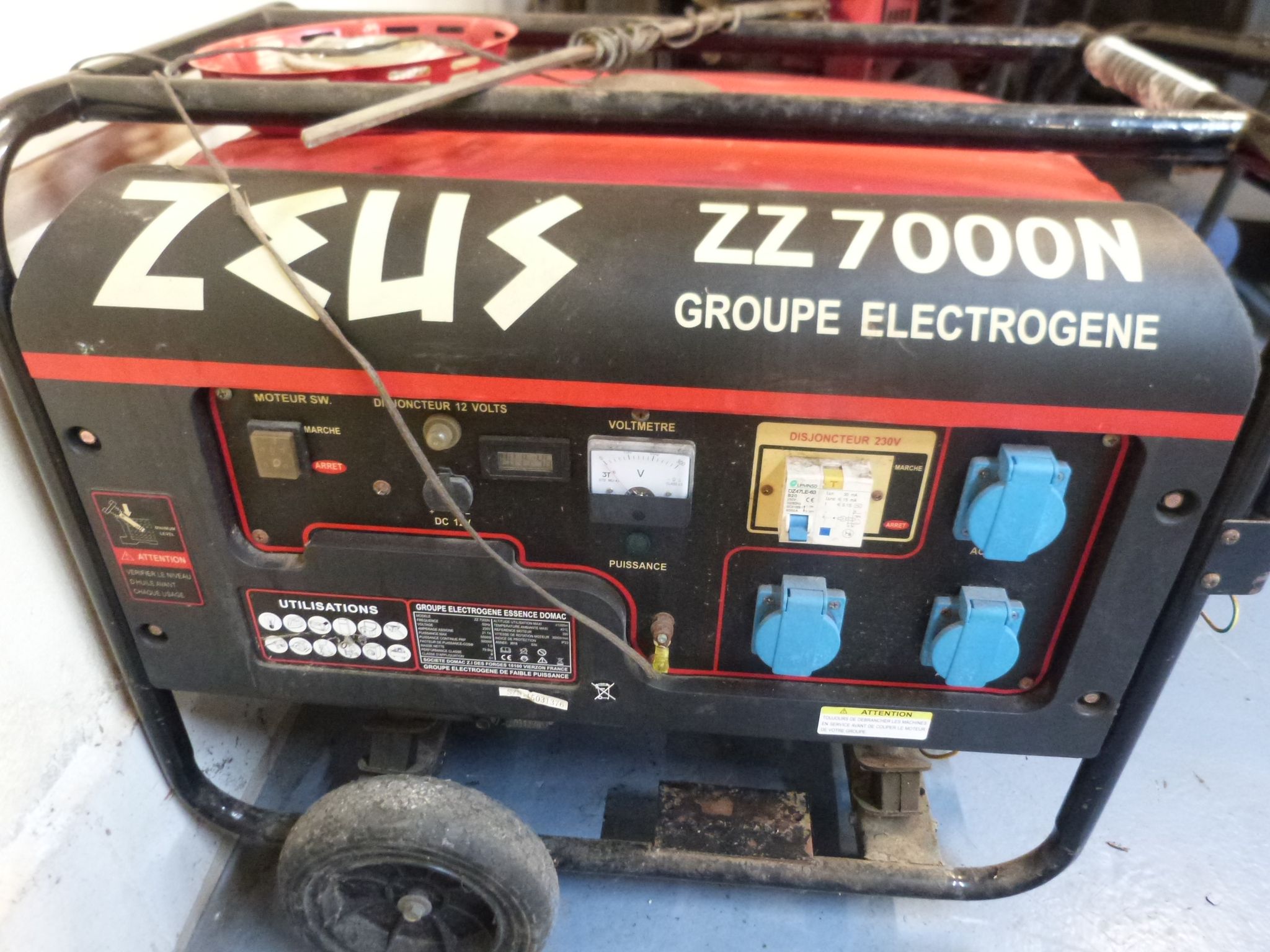 Groupe électrogène Inverter Zeus 2600I - Mr.Bricolage Martinique
